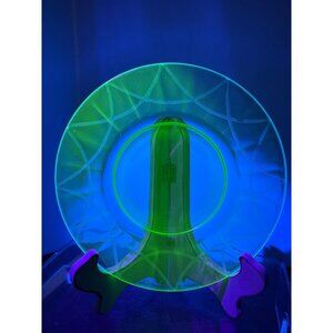 VTG Green Depression Glass Plate UV Reactive Glow Unique Diamond 8 Inches Diame